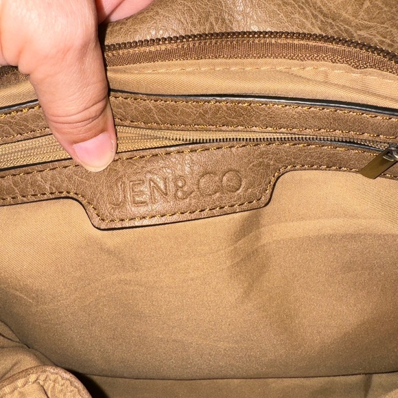 Jen & Co. - Picture 5 of 5